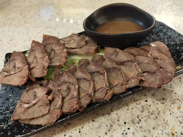 Sliced Beef Shank Mixed With Spicy Sauce (酱牛肉)